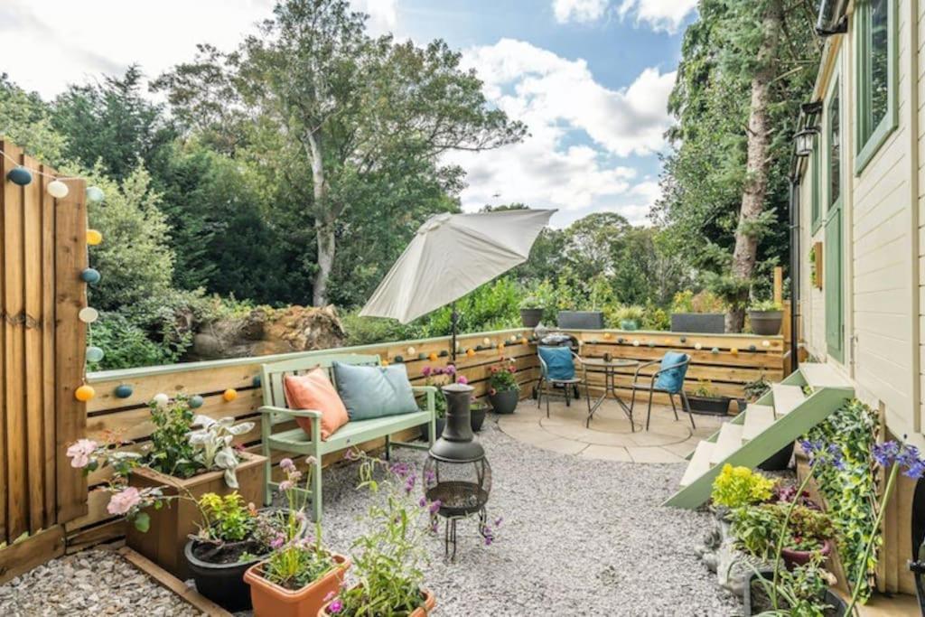 Spinney Retreats - 2 X Unique Shepherds Huts Dog Friendly Northampton Dış mekan fotoğraf