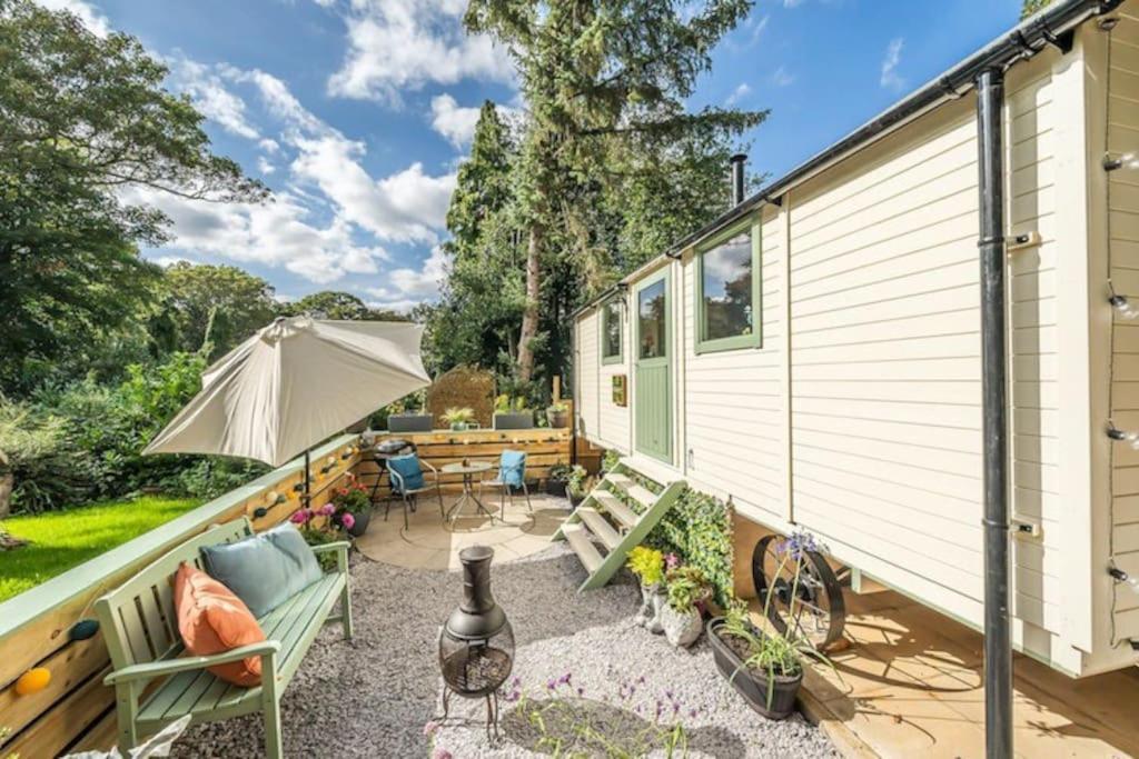 Spinney Retreats - 2 X Unique Shepherds Huts Dog Friendly Northampton Dış mekan fotoğraf
